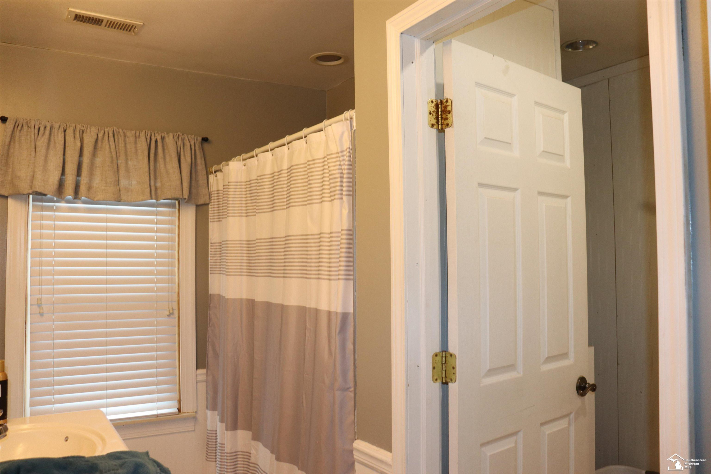 3159 Maplewood Street, Monroe, MI 48162 — Photo 16