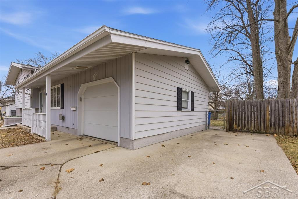 3214 Birchfield Drive, Midland, MI 48642 — Photo 3