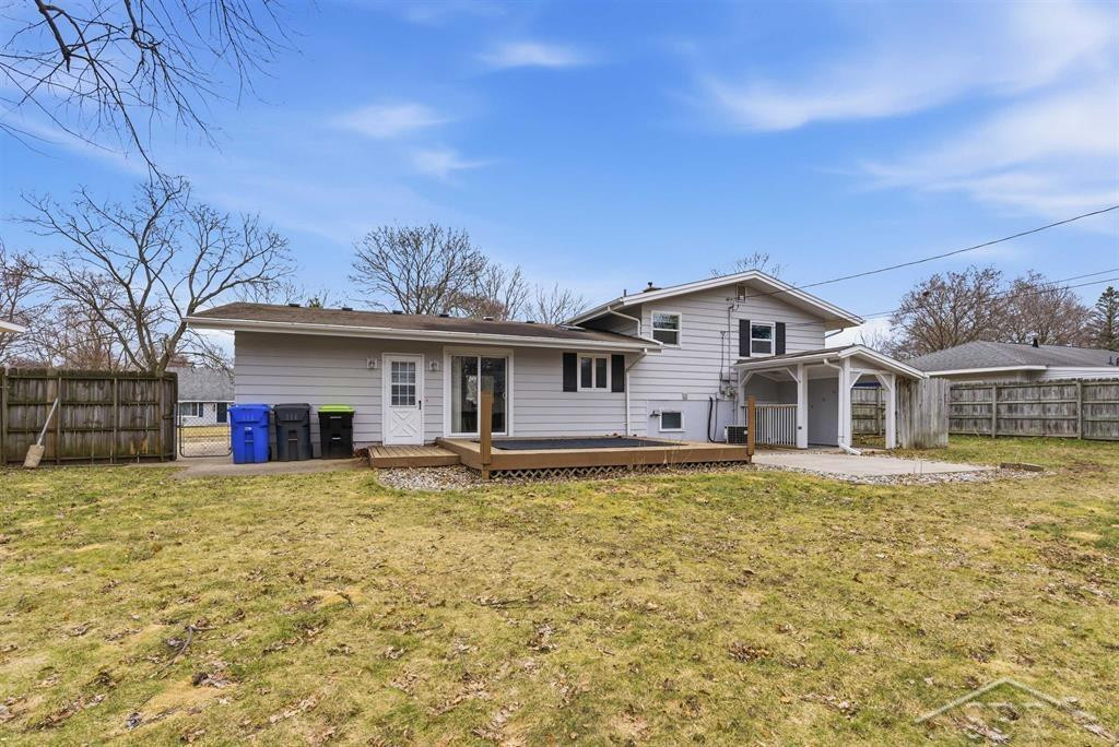 3214 Birchfield Drive, Midland, MI 48642 — Photo 4