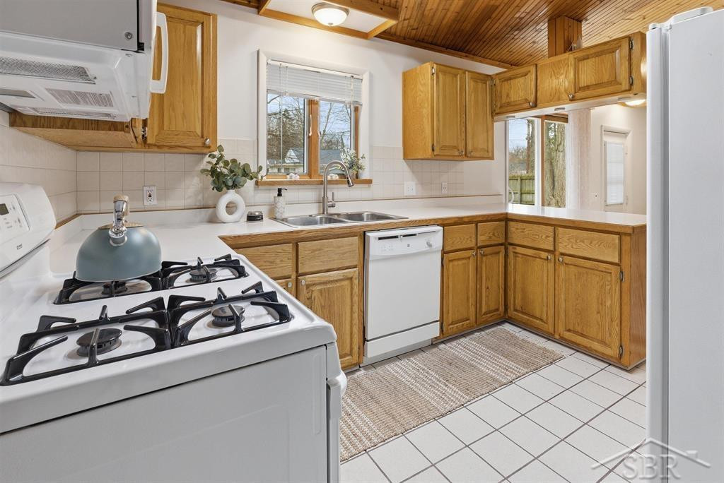 3214 Birchfield Drive, Midland, MI 48642 — Photo 8