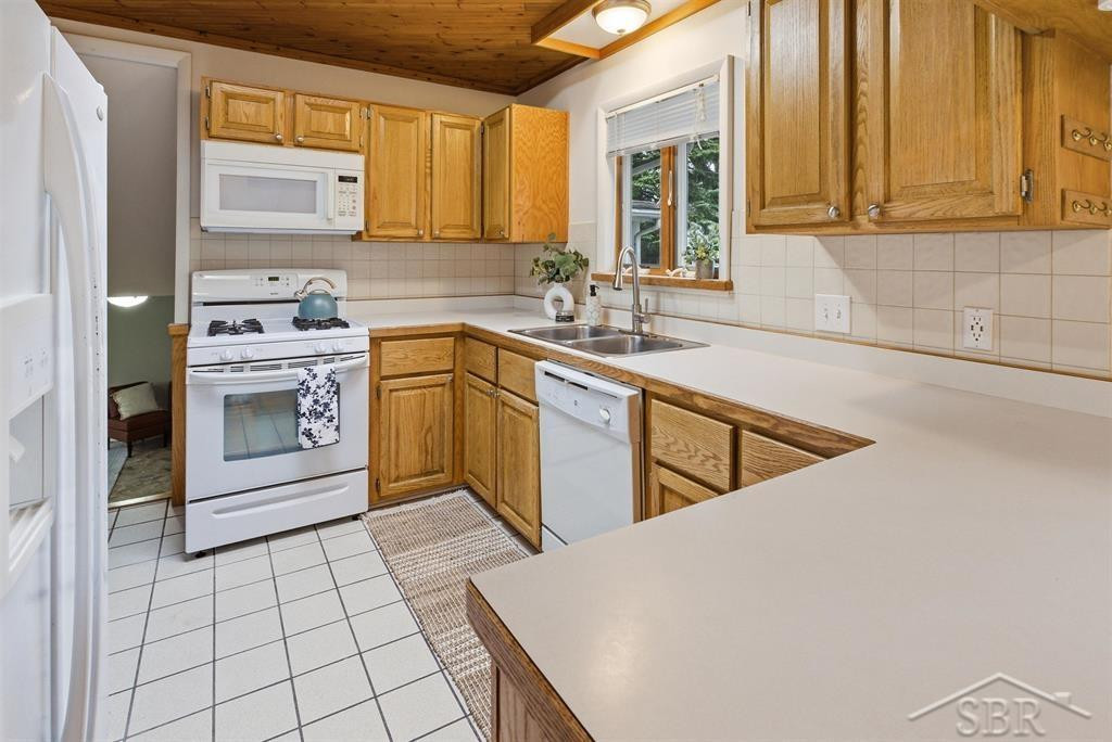 3214 Birchfield Drive, Midland, MI 48642 — Photo 9
