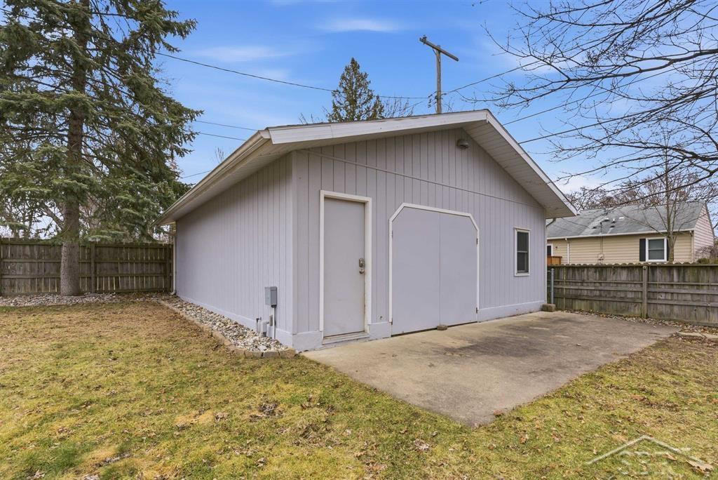 3214 Birchfield Drive, Midland, MI 48642 — Photo 27