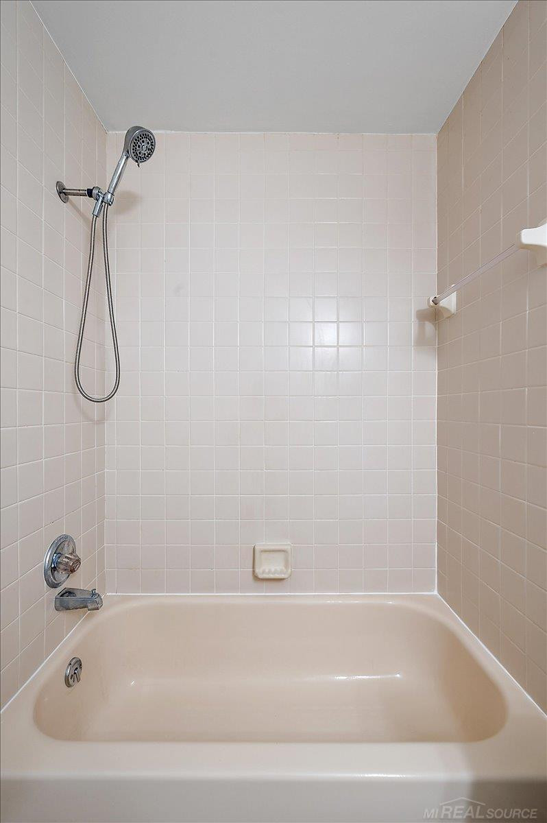 34868 Mercer Lane, Fraser, MI 48026 — Photo 31