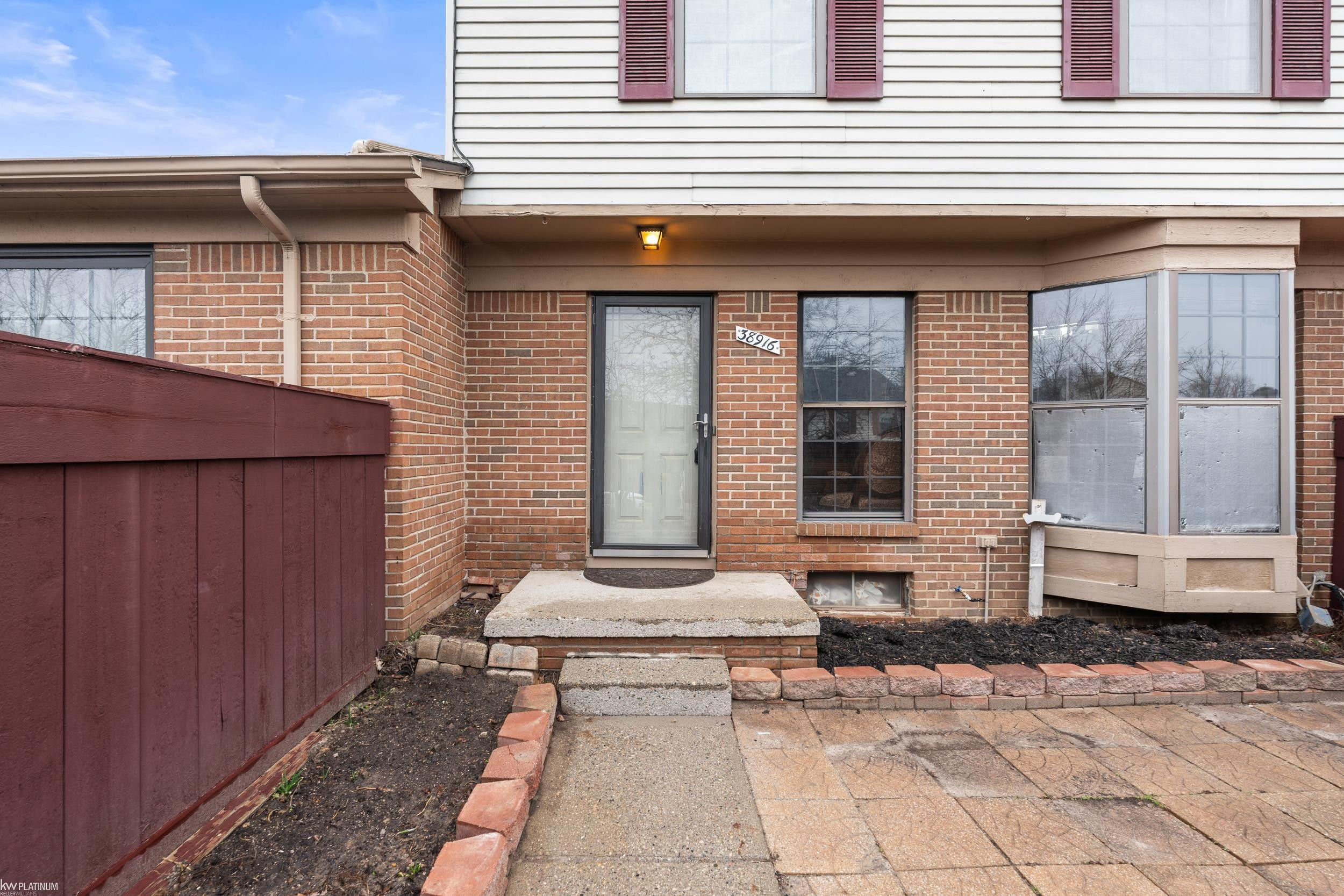 38916 Country Circle, Farmington Hills, MI 48331 — Photo 2