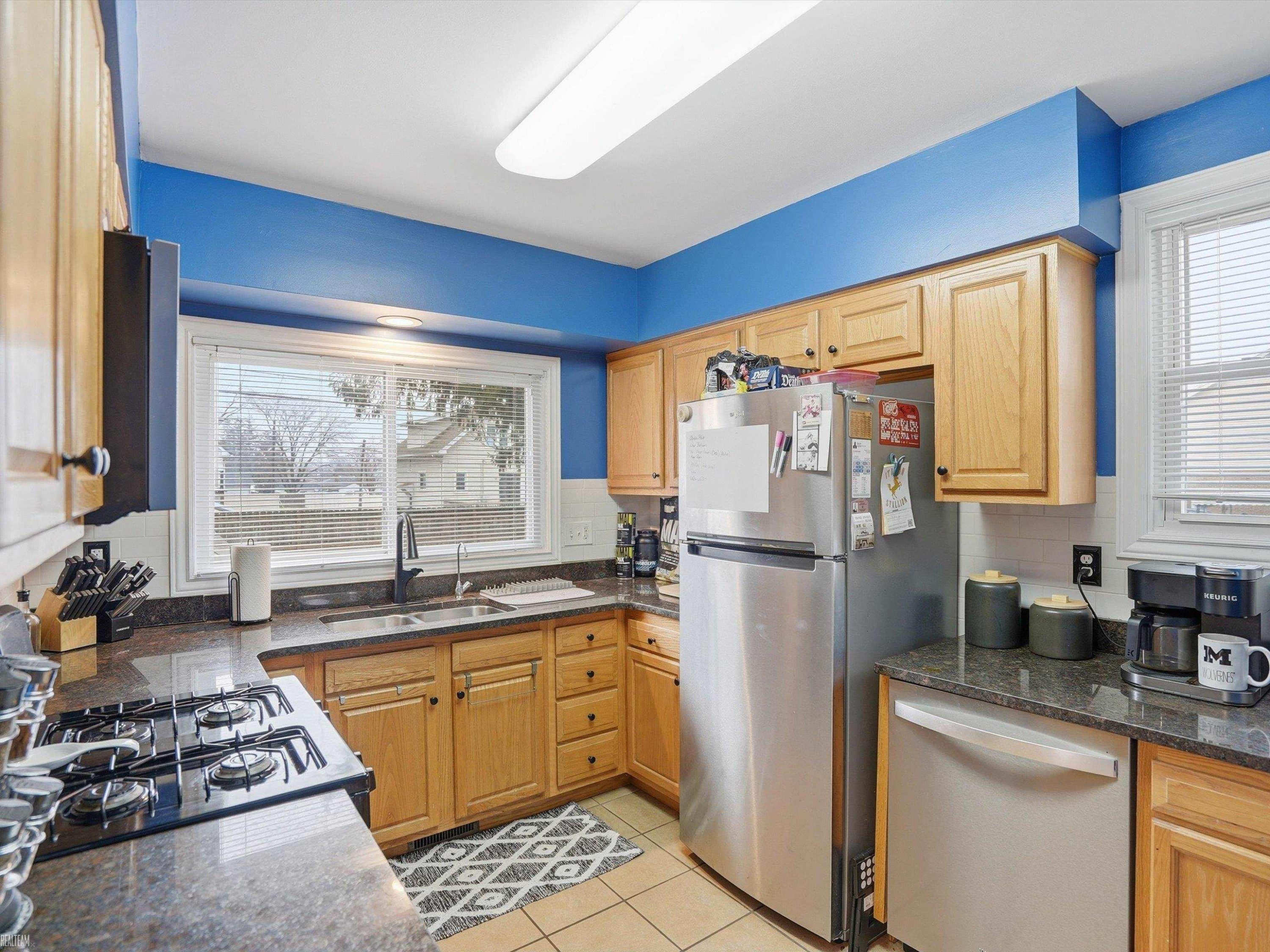 403 Clinton Street, Wyandotte, MI 48192 — Photo 12