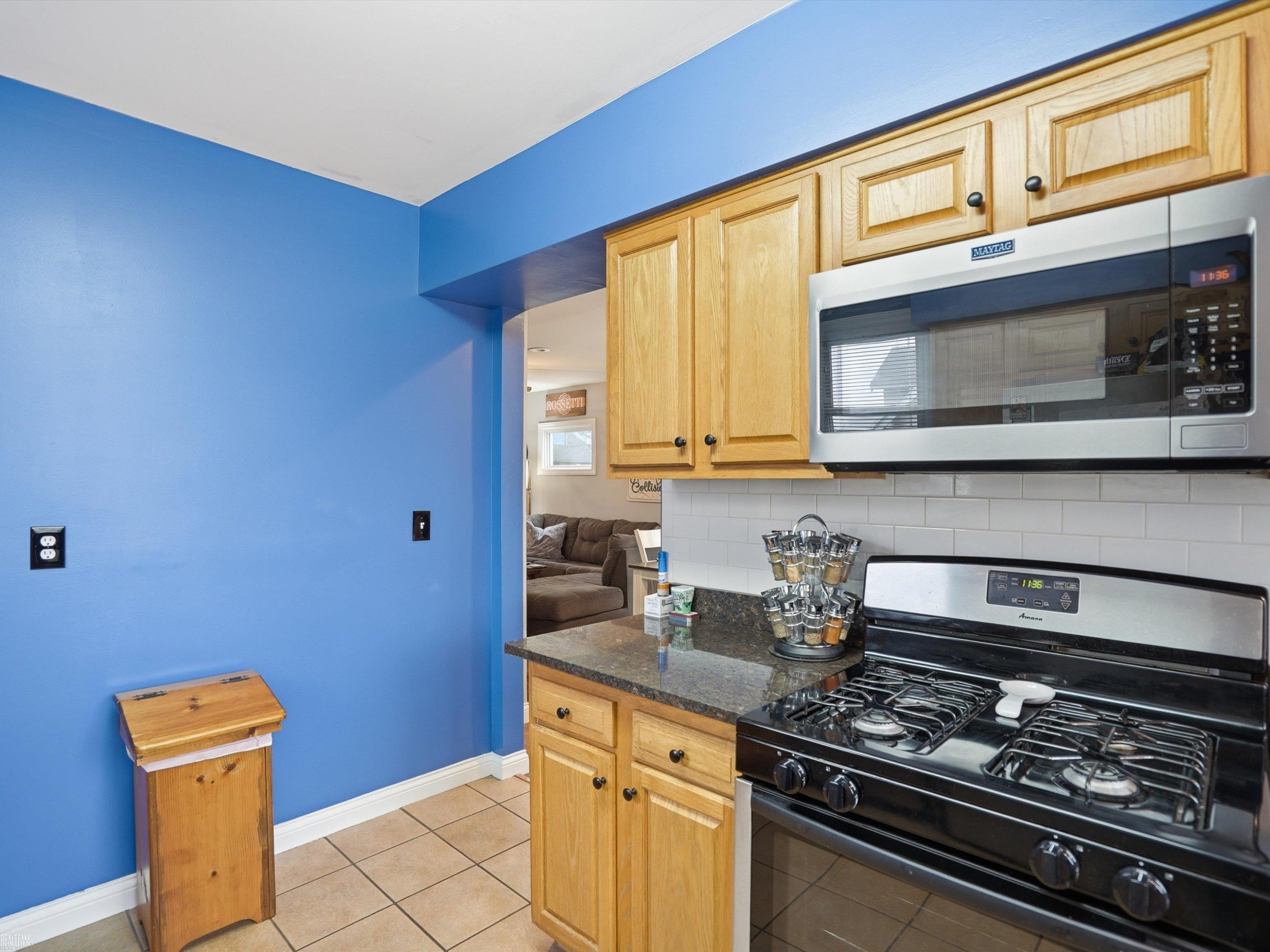 403 Clinton Street, Wyandotte, MI 48192 — Photo 15