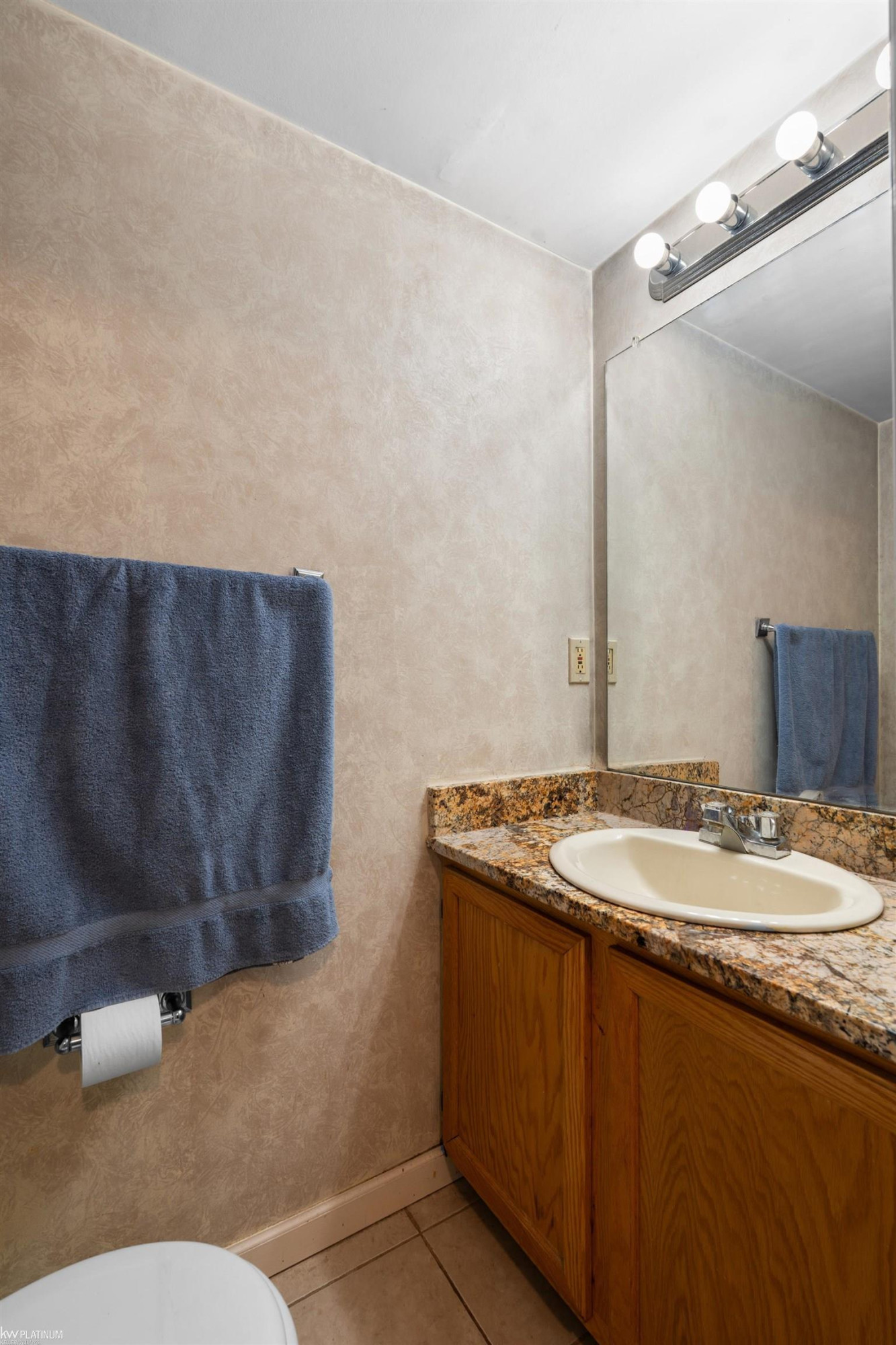 38916 Country Circle, Farmington Hills, MI 48331 — Photo 13