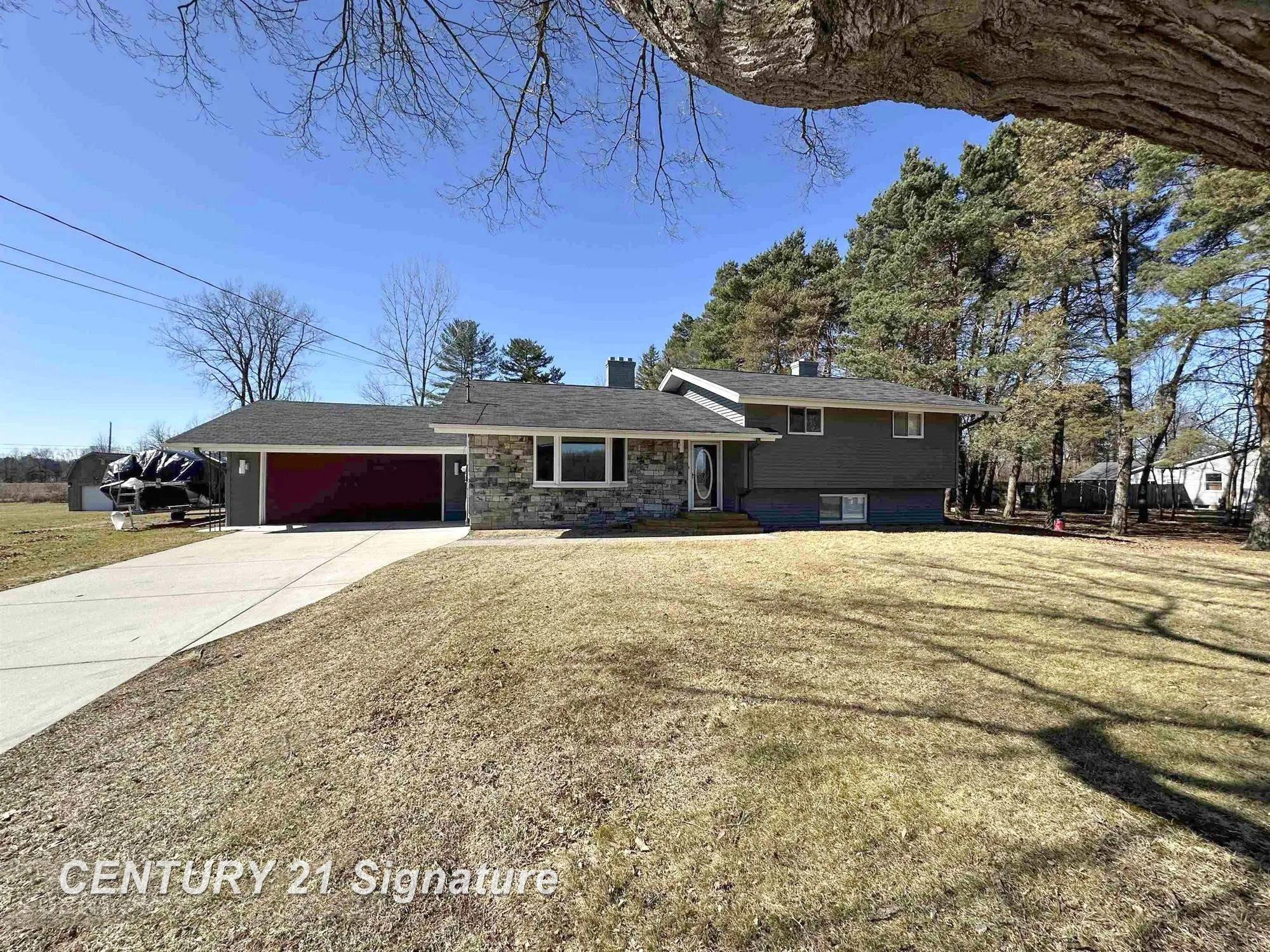 7151 N Elms Road, Flushing, MI 48433 — front exterior
