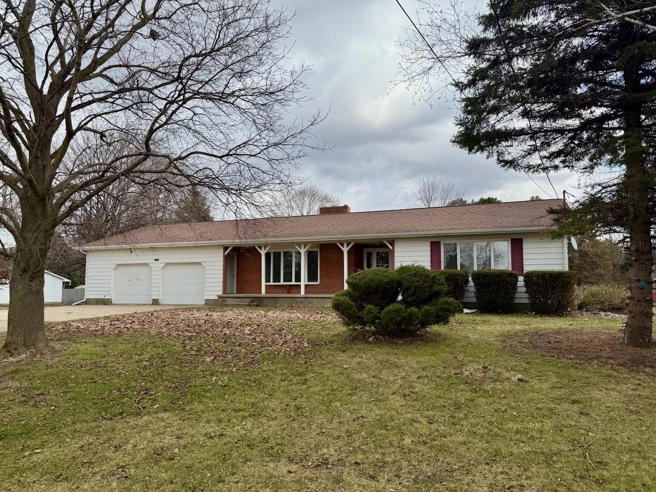 16351 S Oakley Road, Chesaning, MI 48616 — front exterior