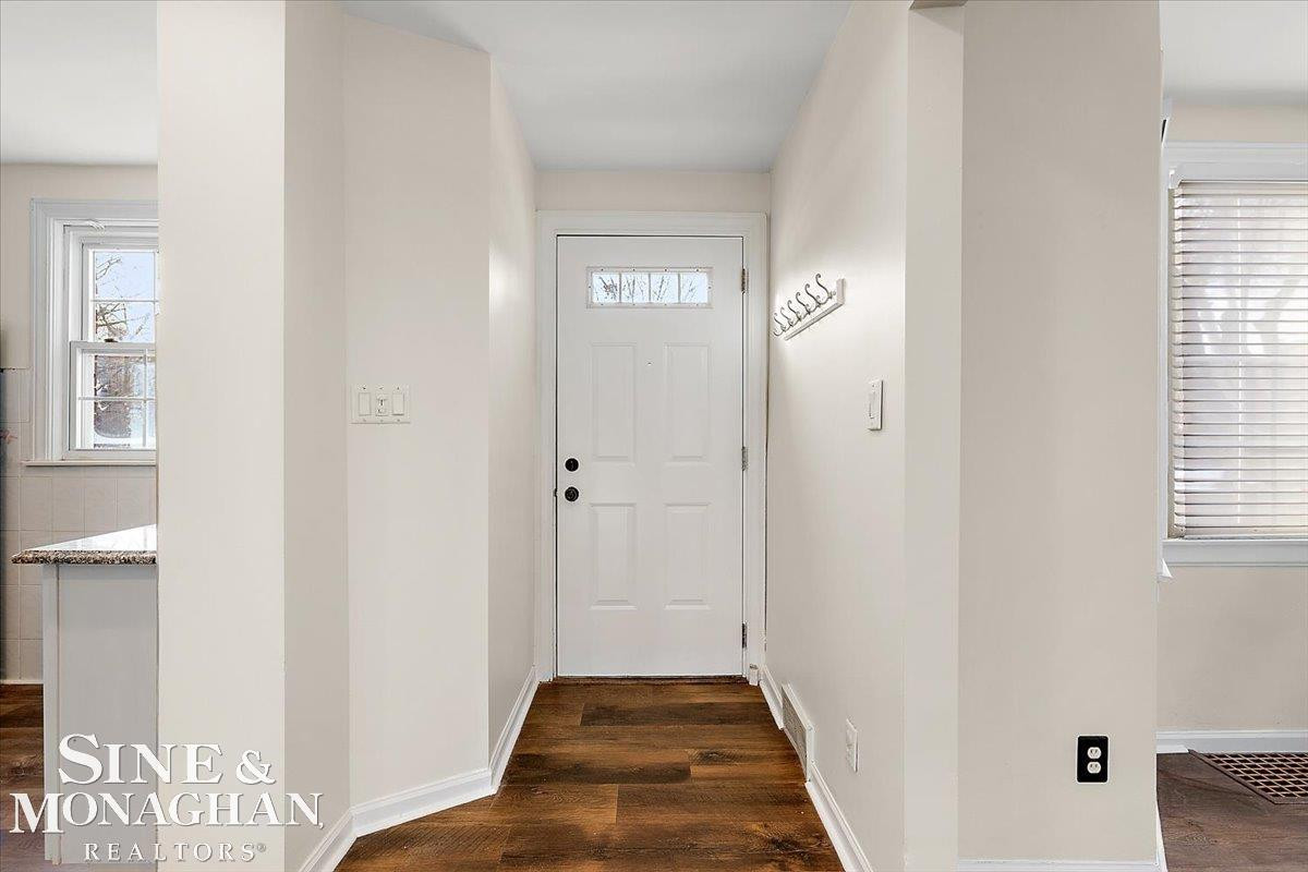 412 Manor Street, Grosse Pointe Farms, MI 48236 — Photo 3