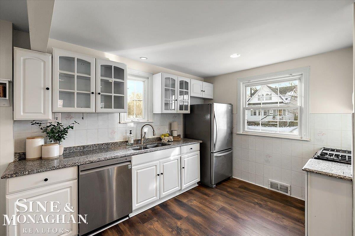 412 Manor Street, Grosse Pointe Farms, MI 48236 — Photo 6