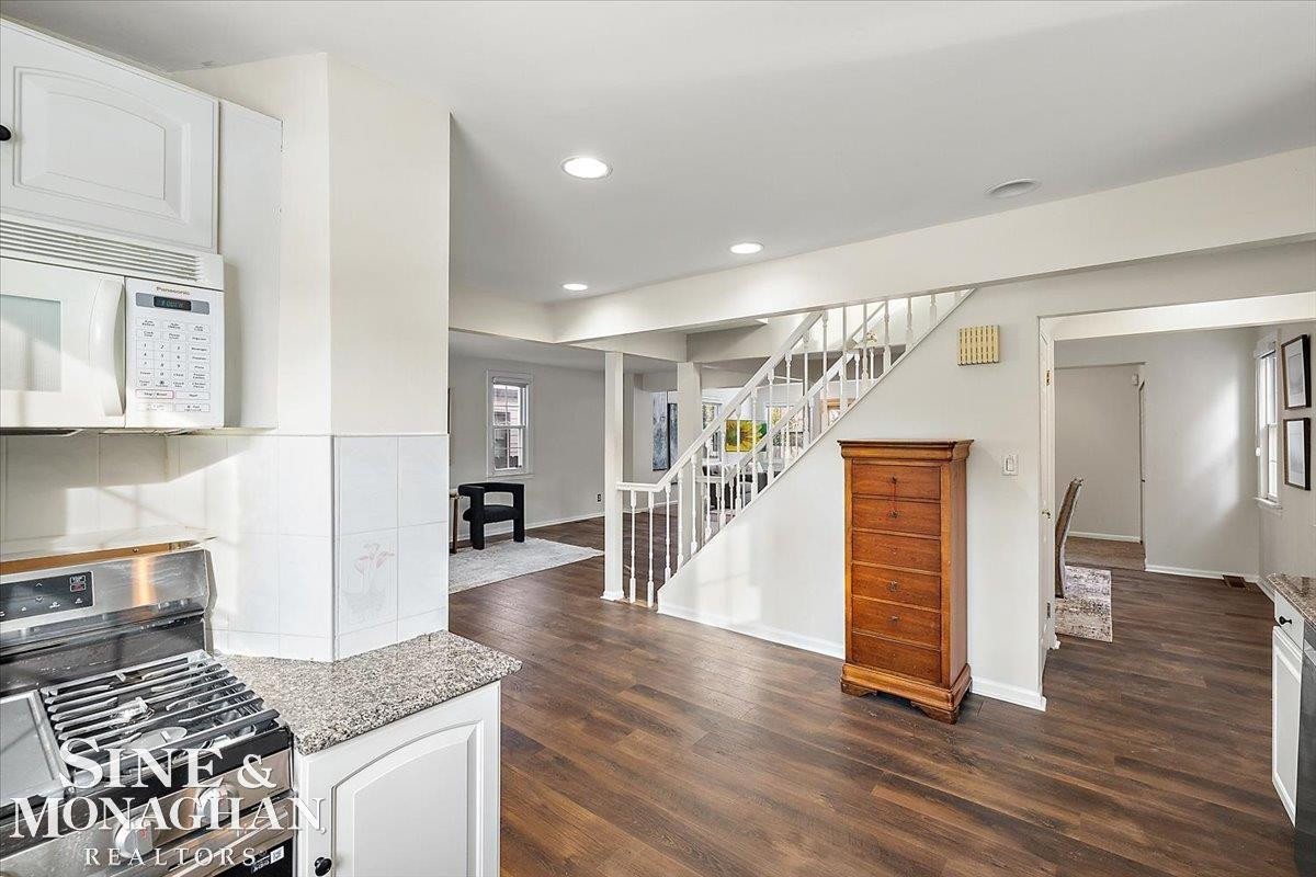 412 Manor Street, Grosse Pointe Farms, MI 48236 — Photo 9