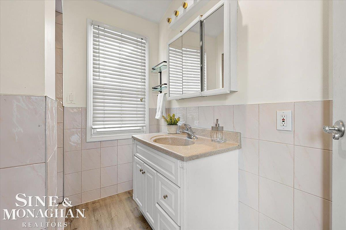 412 Manor Street, Grosse Pointe Farms, MI 48236 — Photo 18