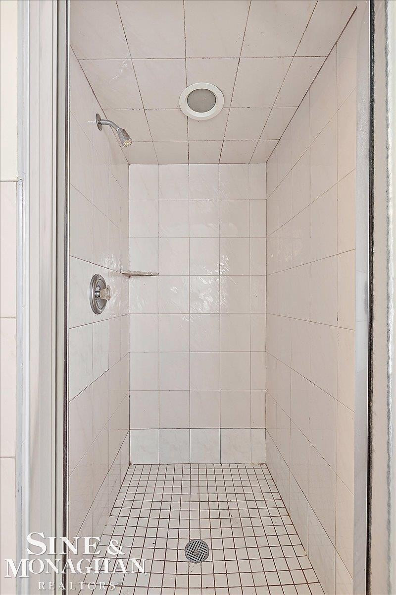 412 Manor Street, Grosse Pointe Farms, MI 48236 — Photo 33