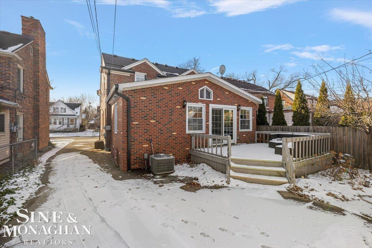 412 Manor Street, Grosse Pointe Farms, MI 48236 — Photo 40