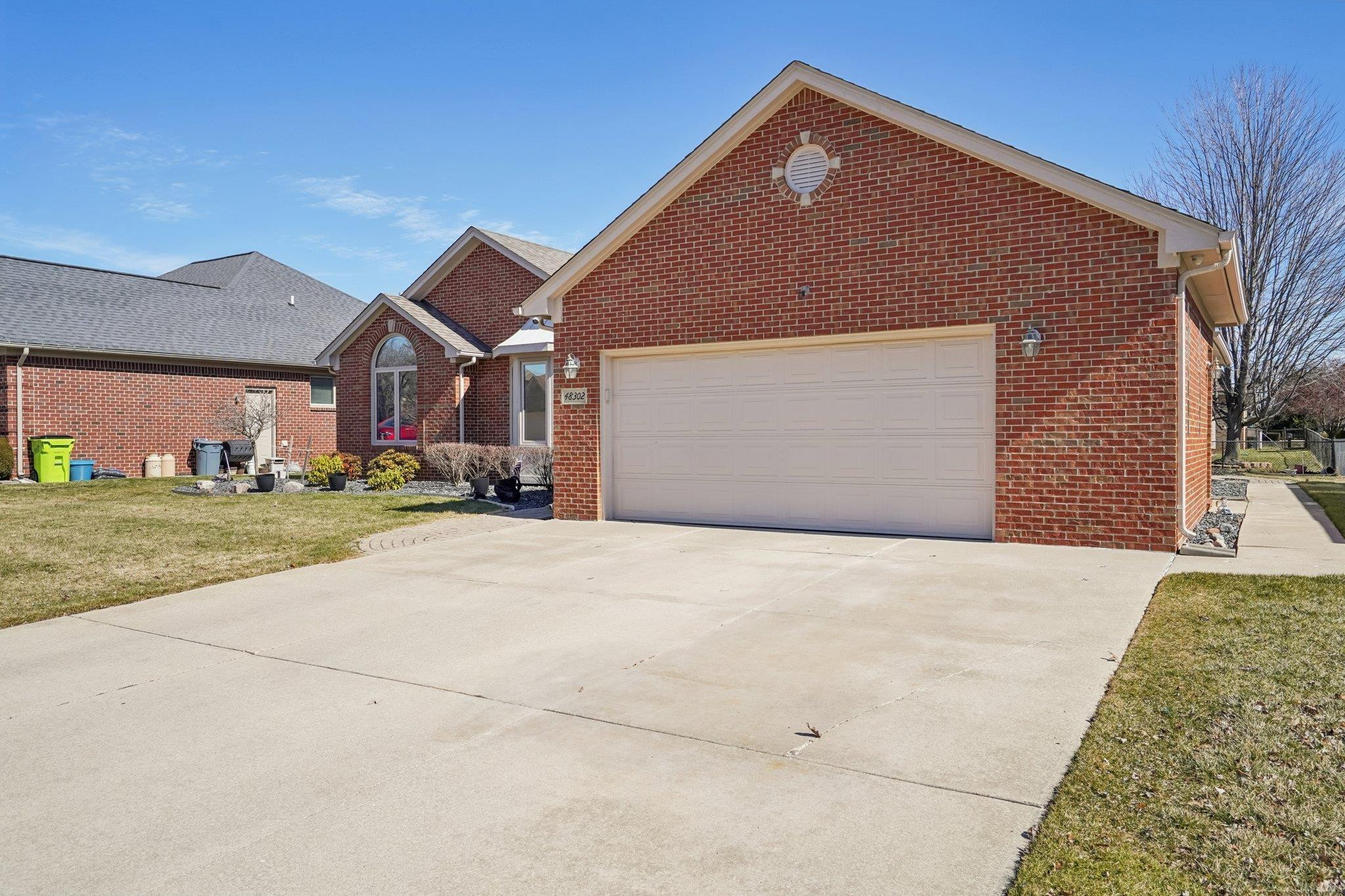 48302 Adams Drive, Macomb, MI 48044 — Photo 3