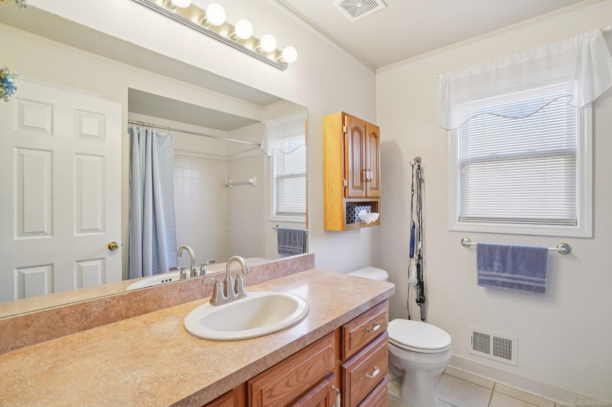 48302 Adams Drive, Macomb, MI 48044 — Photo 22