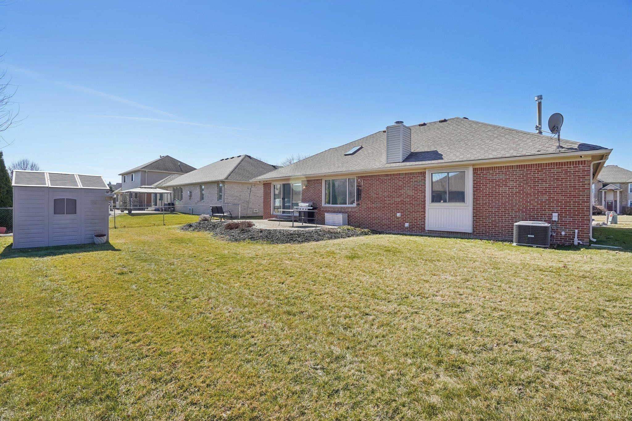 48302 Adams Drive, Macomb, MI 48044 — Photo 45