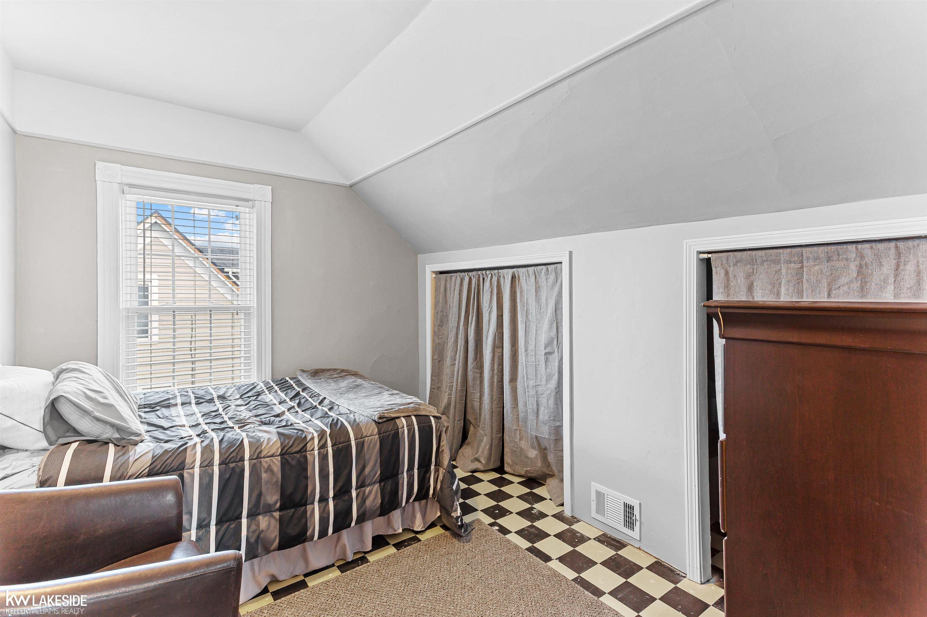 261 Jones Street, Mount Clemens, MI 48043 — Photo 32