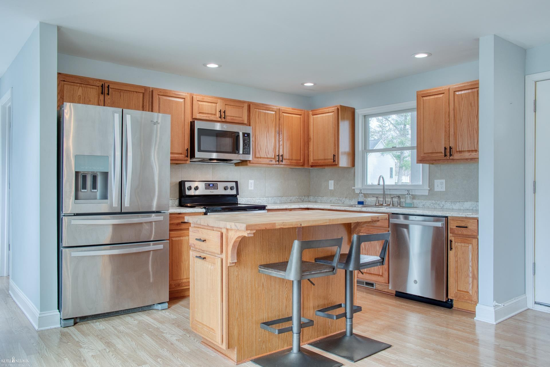 211 N Church Street, Byron, MI 48418 — Photo 2