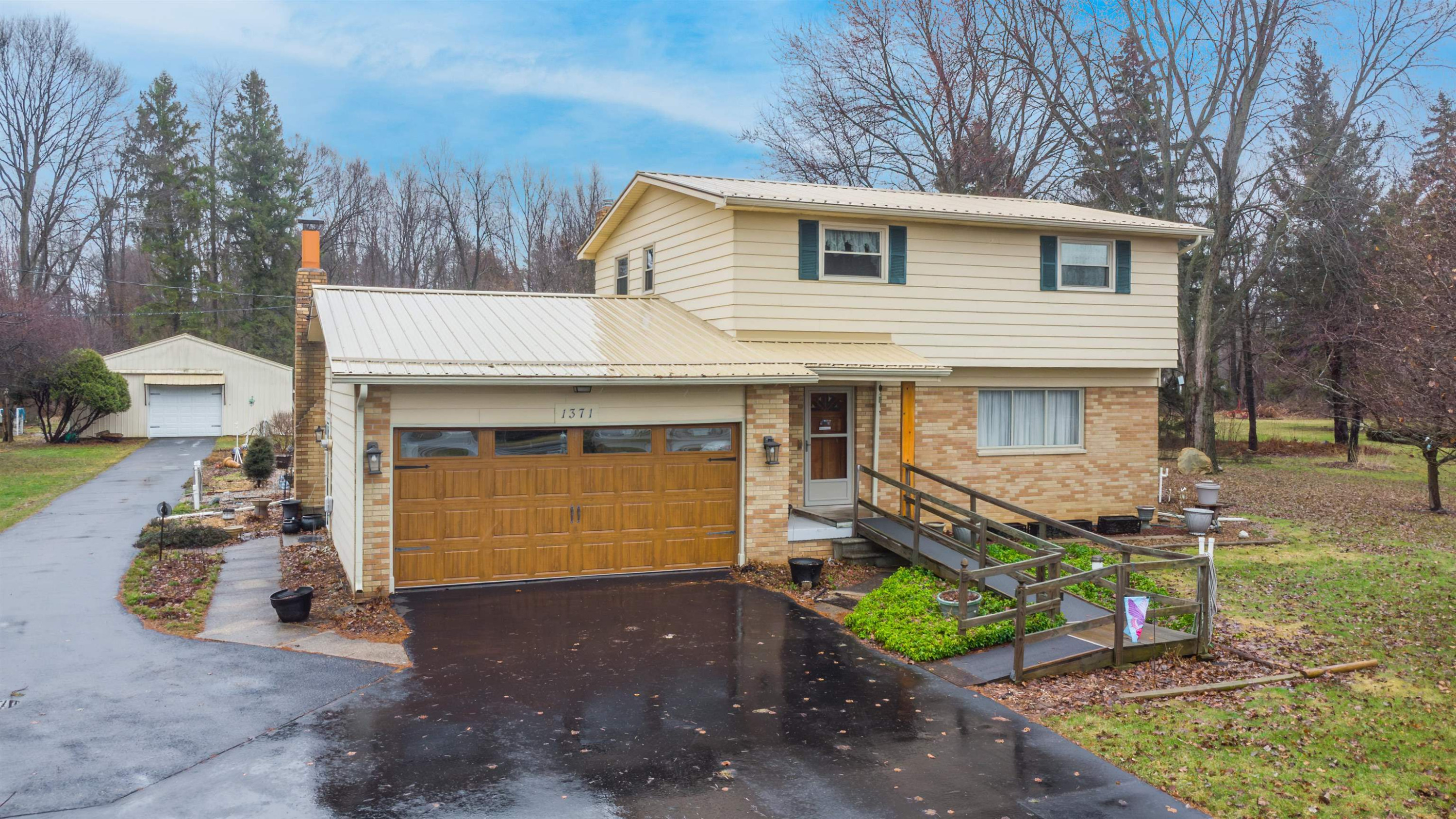 1371 W Vienna Road, Clio, MI 48420 — front exterior