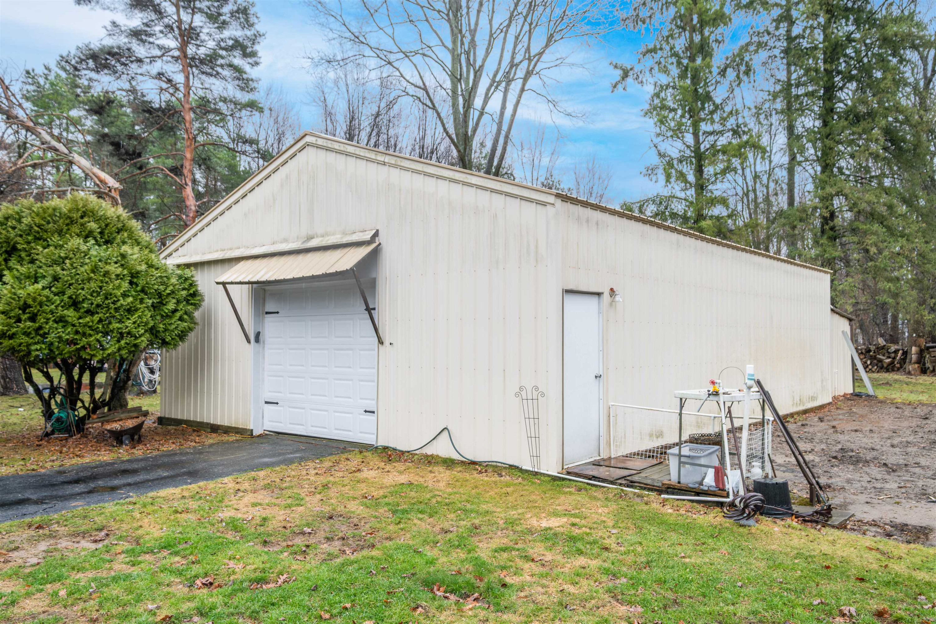 1371 W Vienna Road, Clio, MI 48420 — Photo 5