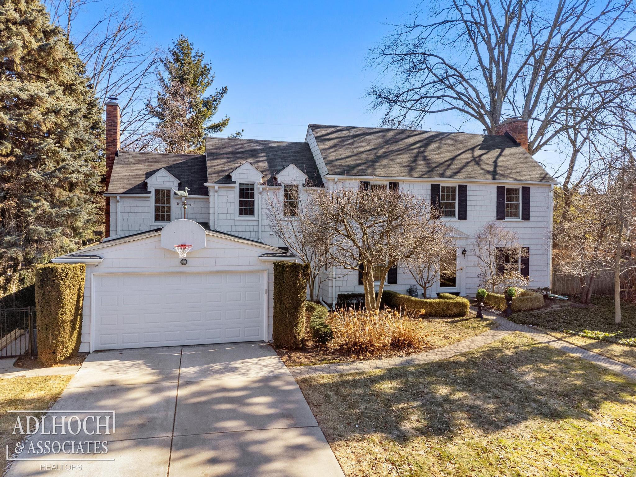 450 University Place, Grosse Pointe, MI 48230 — front exterior