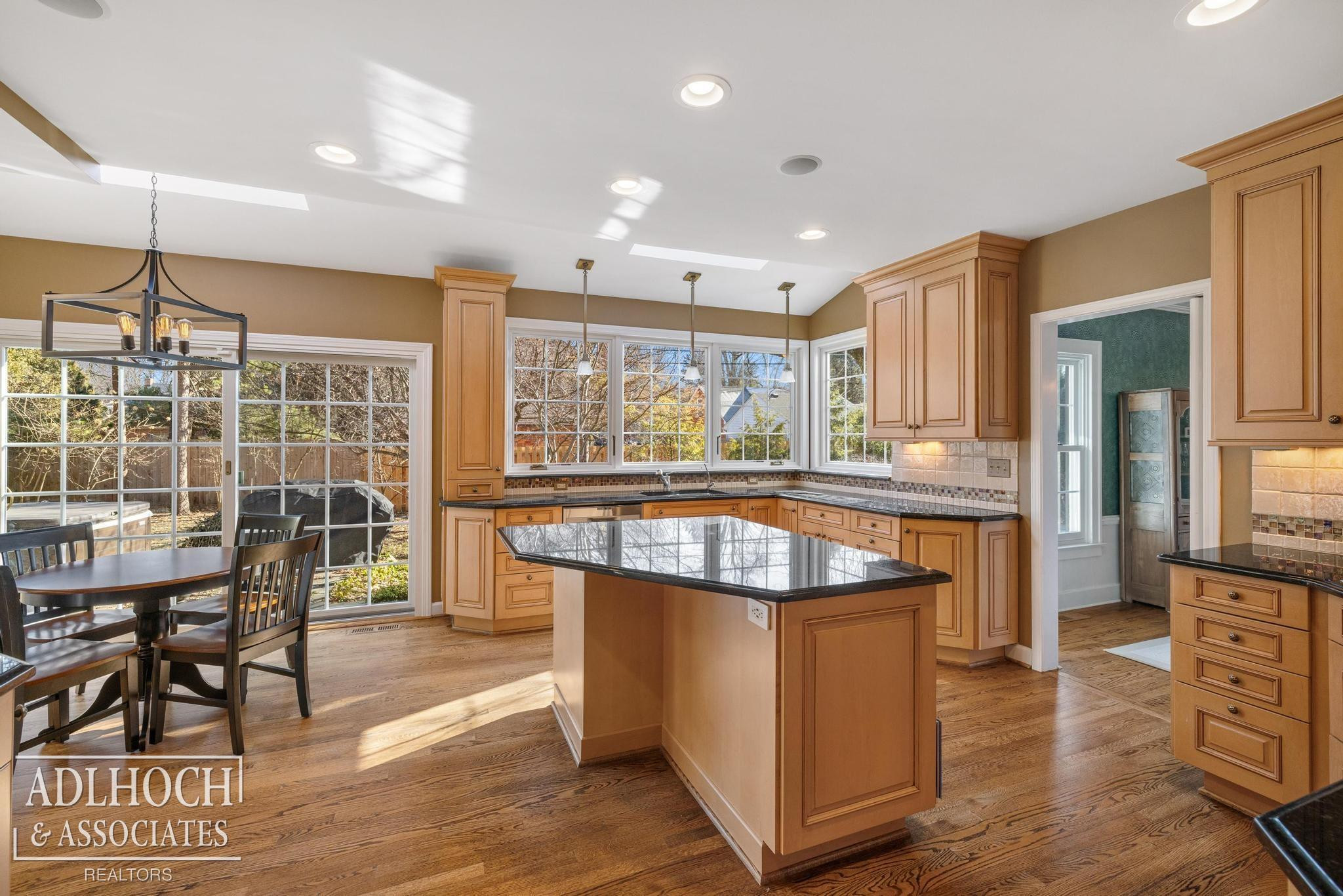 450 University Place, Grosse Pointe, MI 48230 — Photo 4
