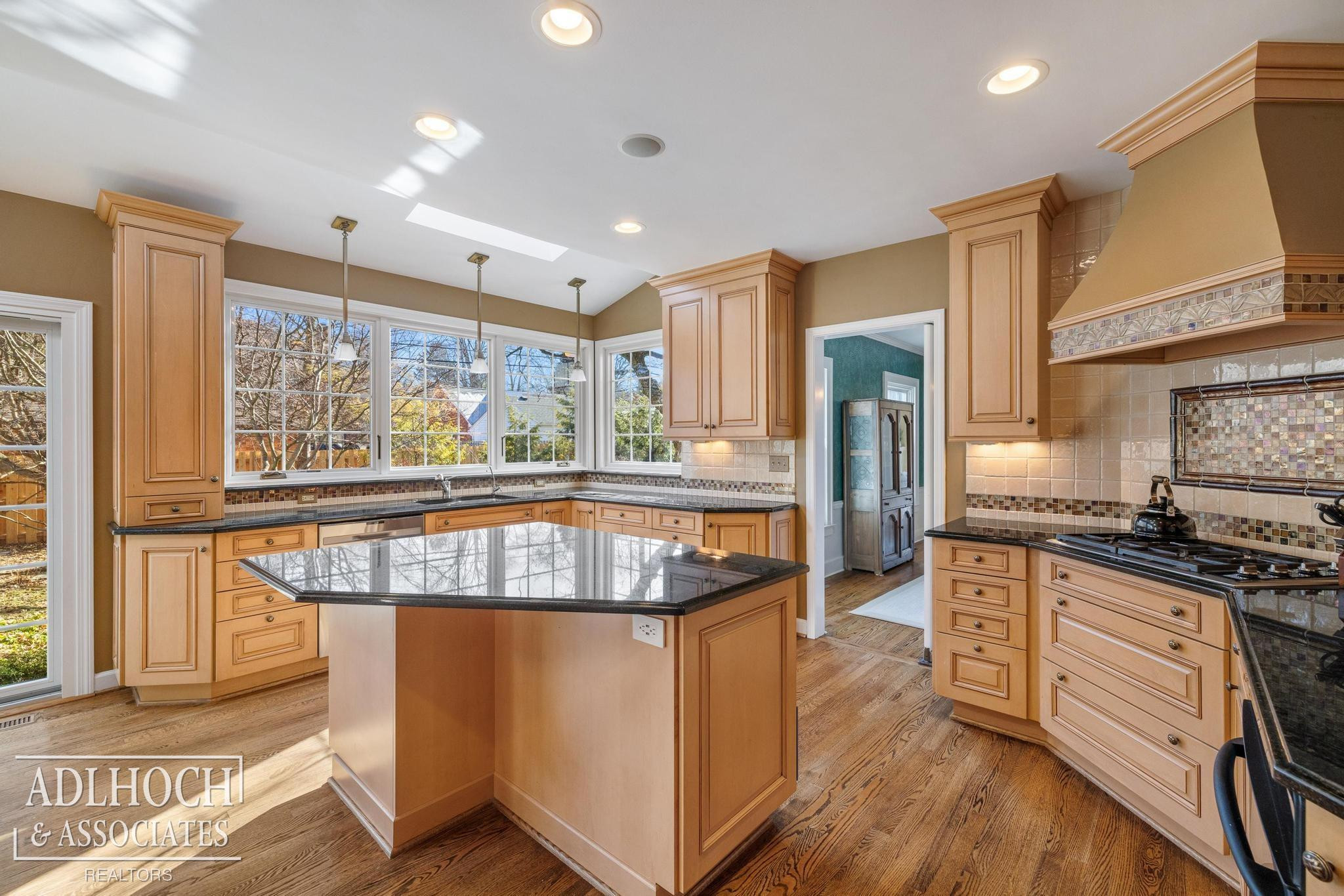 450 University Place, Grosse Pointe, MI 48230 — Photo 5