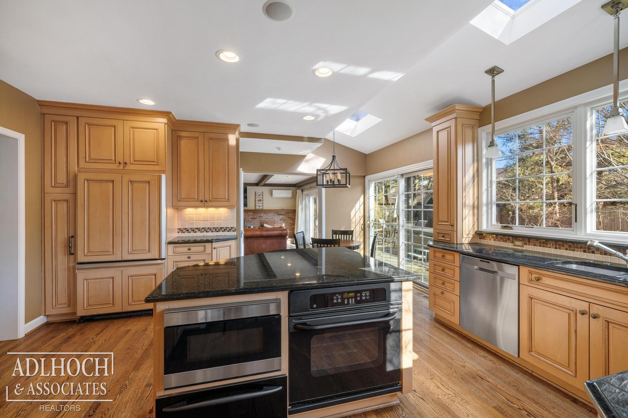 450 University Place, Grosse Pointe, MI 48230 — Photo 9