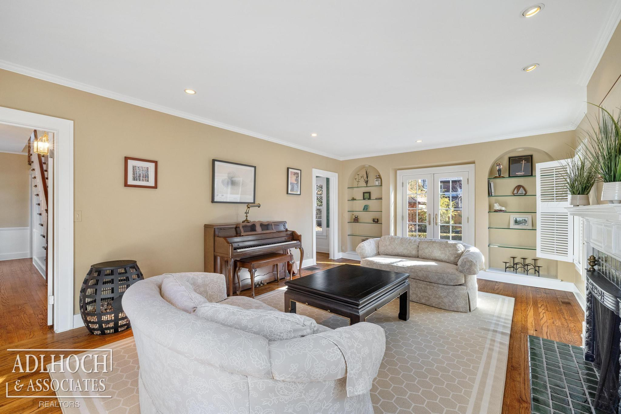 450 University Place, Grosse Pointe, MI 48230 — Photo 18