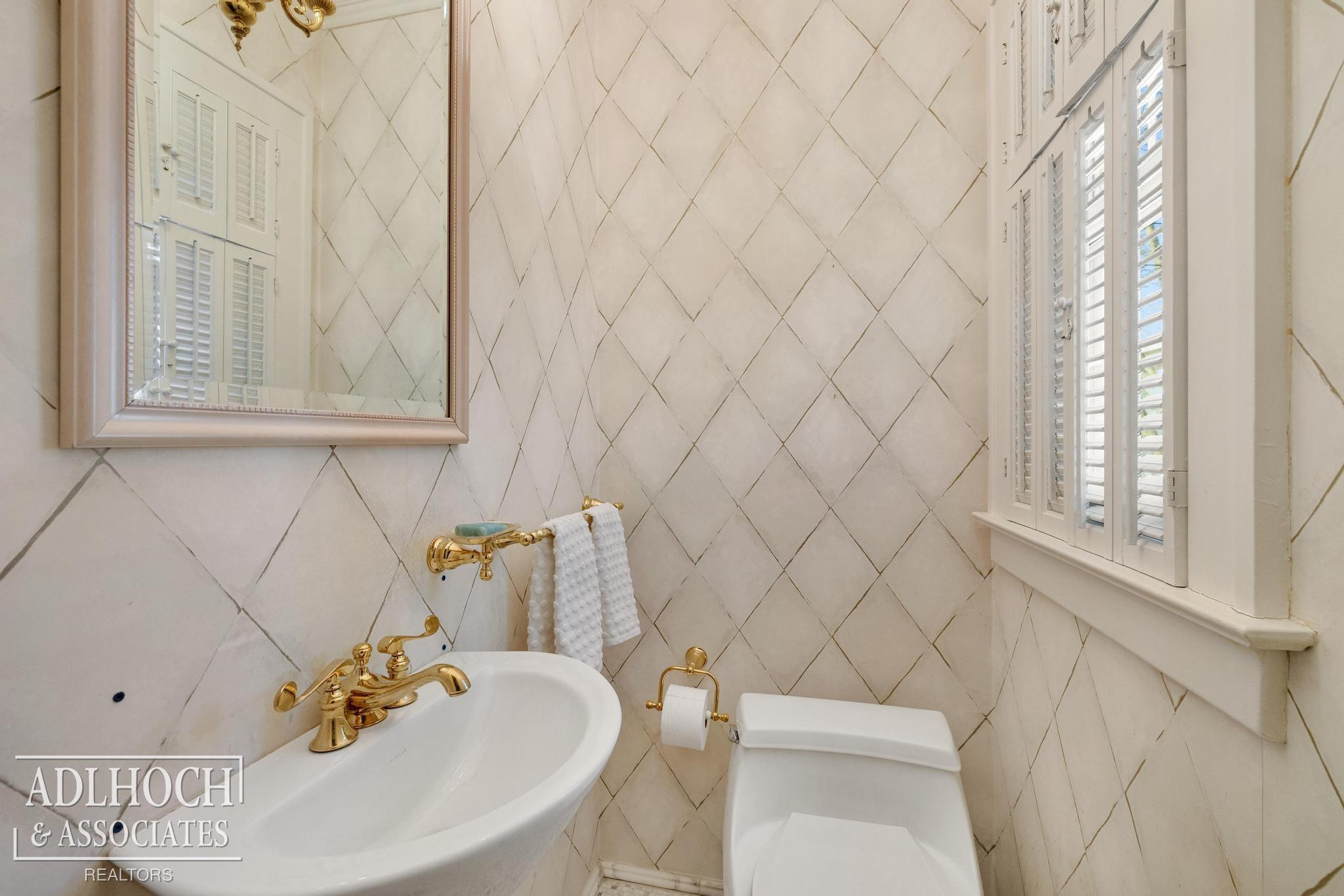 450 University Place, Grosse Pointe, MI 48230 — Photo 22