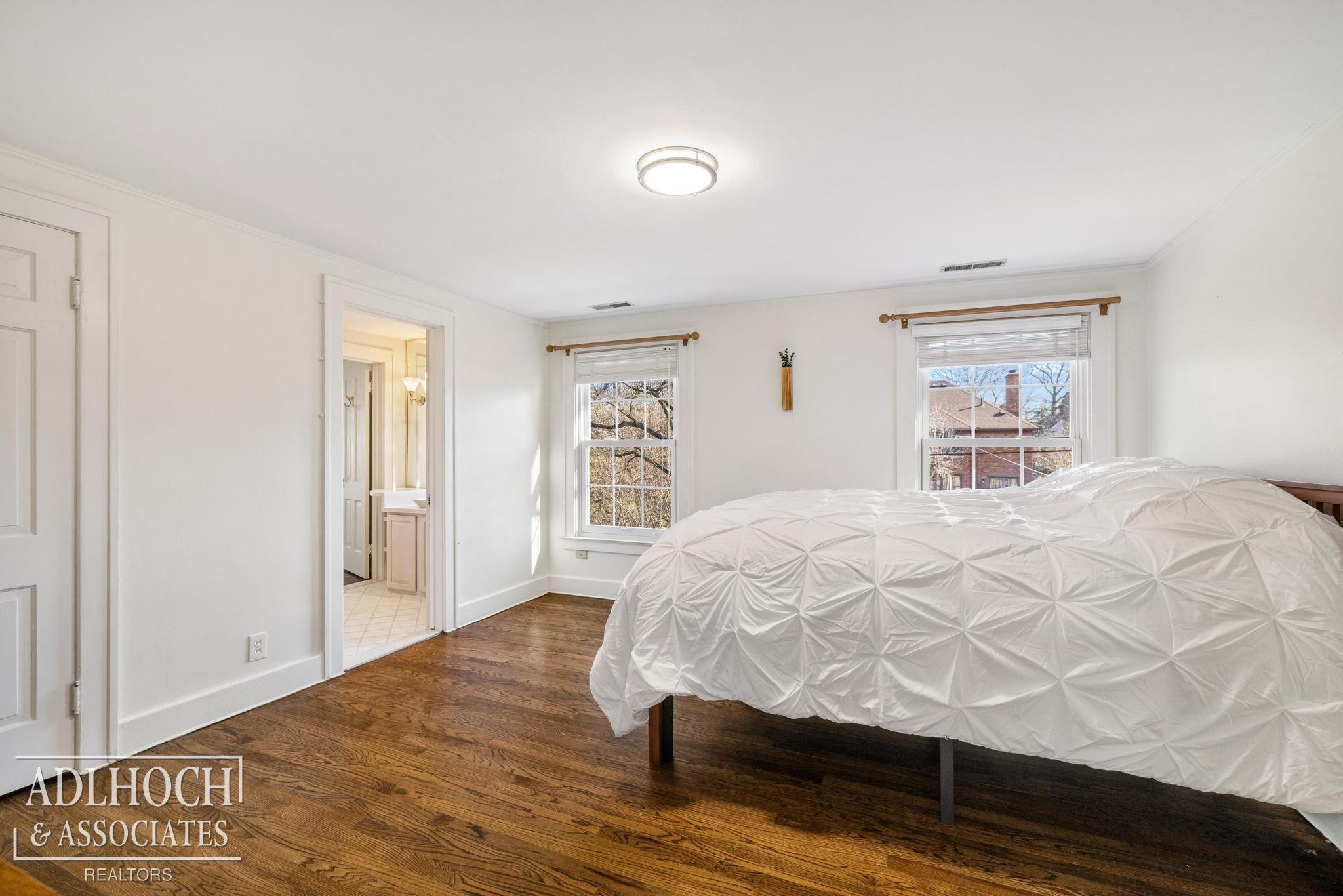 450 University Place, Grosse Pointe, MI 48230 — Photo 30