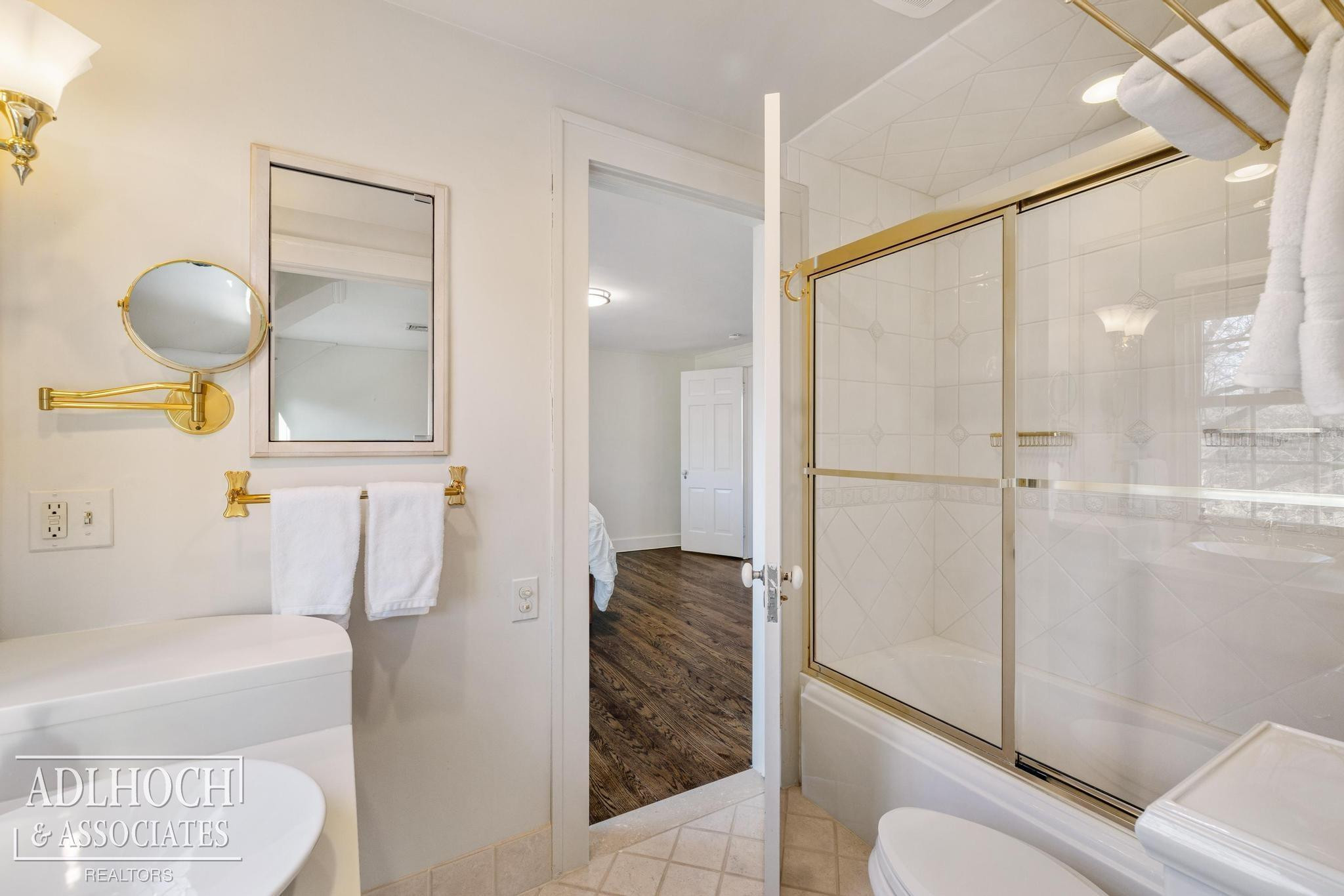 450 University Place, Grosse Pointe, MI 48230 — Photo 31