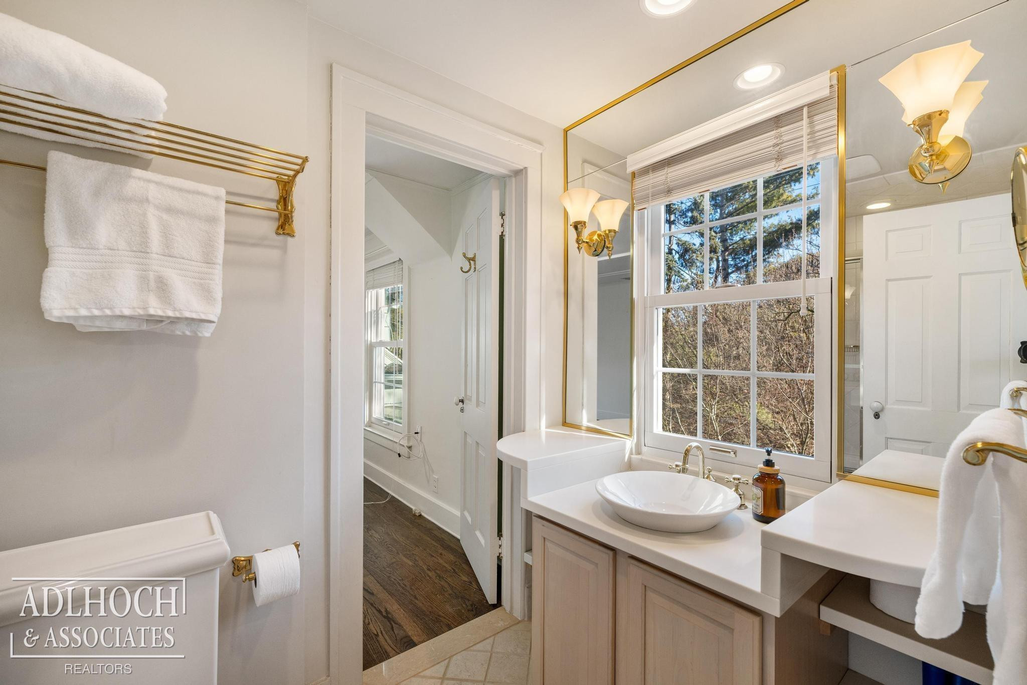 450 University Place, Grosse Pointe, MI 48230 — Photo 32