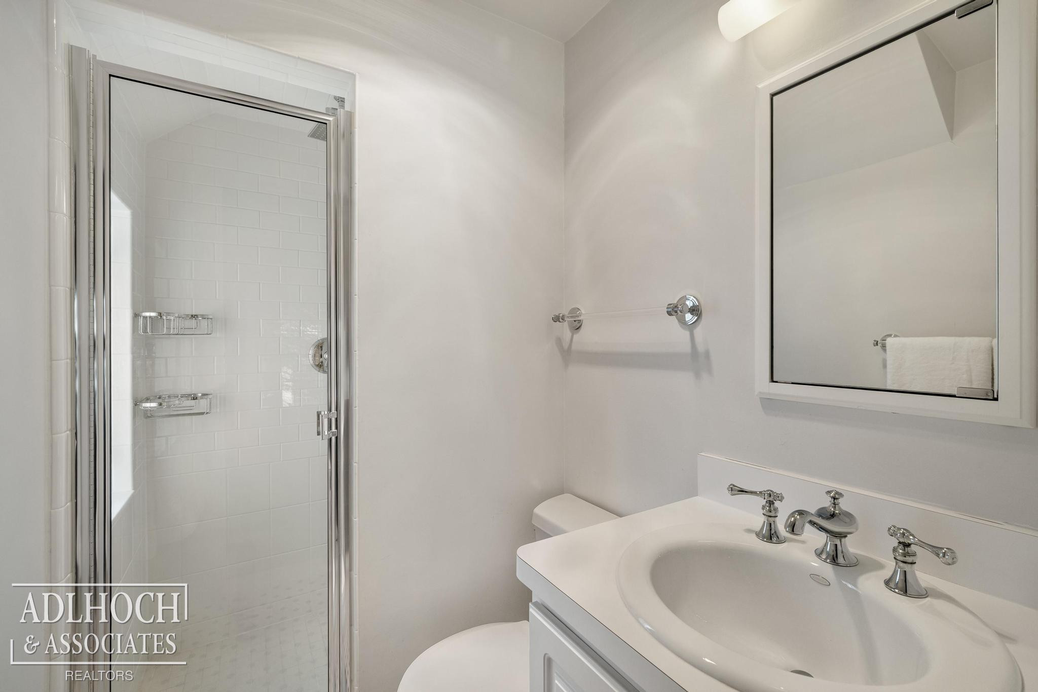 450 University Place, Grosse Pointe, MI 48230 — Photo 38
