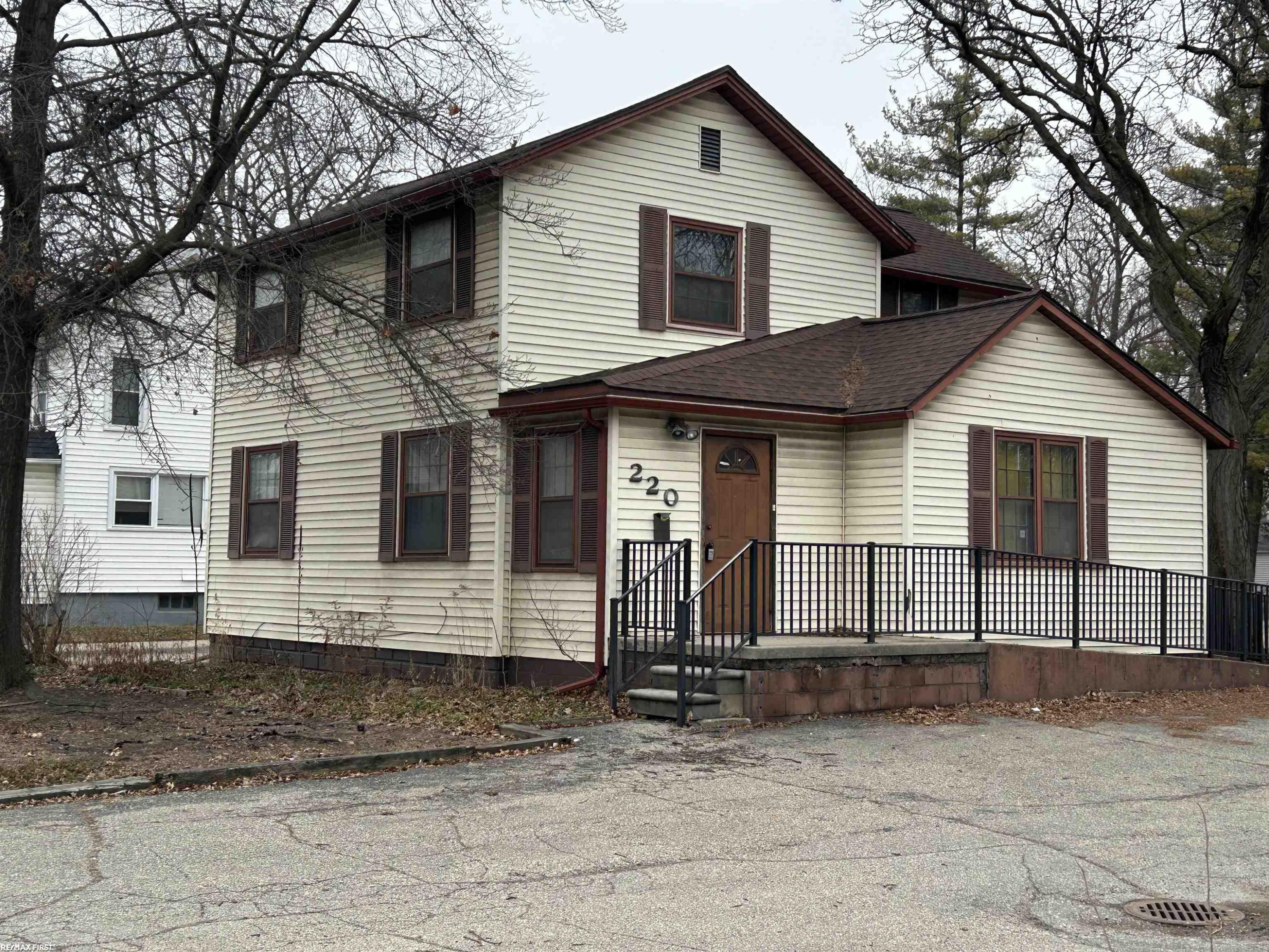 220 Cass Avenue, Mount Clemens, MI 48043 — front exterior