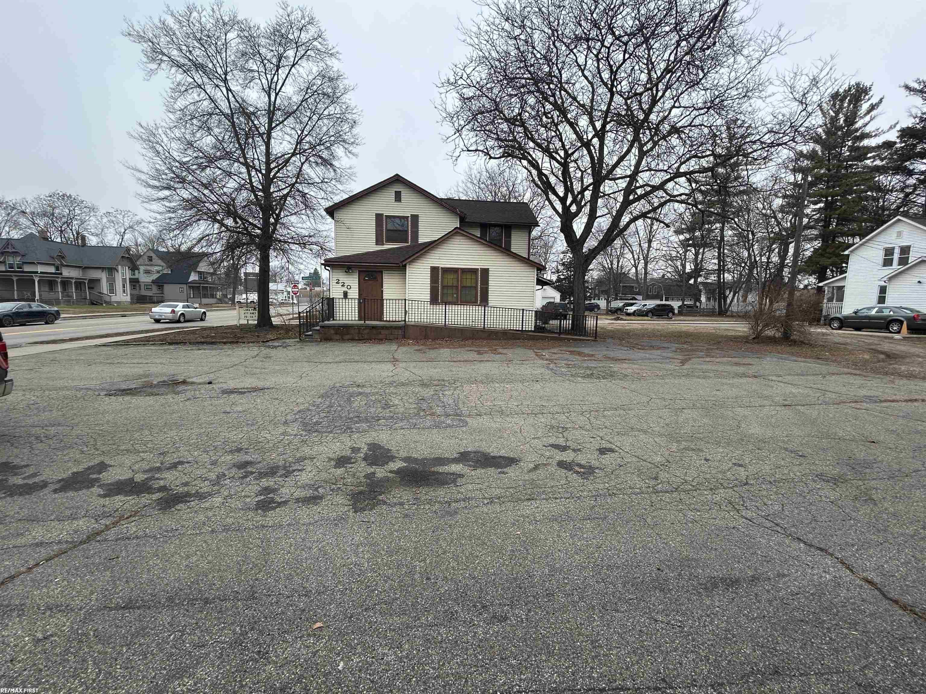 220 Cass Avenue, Mount Clemens, MI 48043 — Photo 2