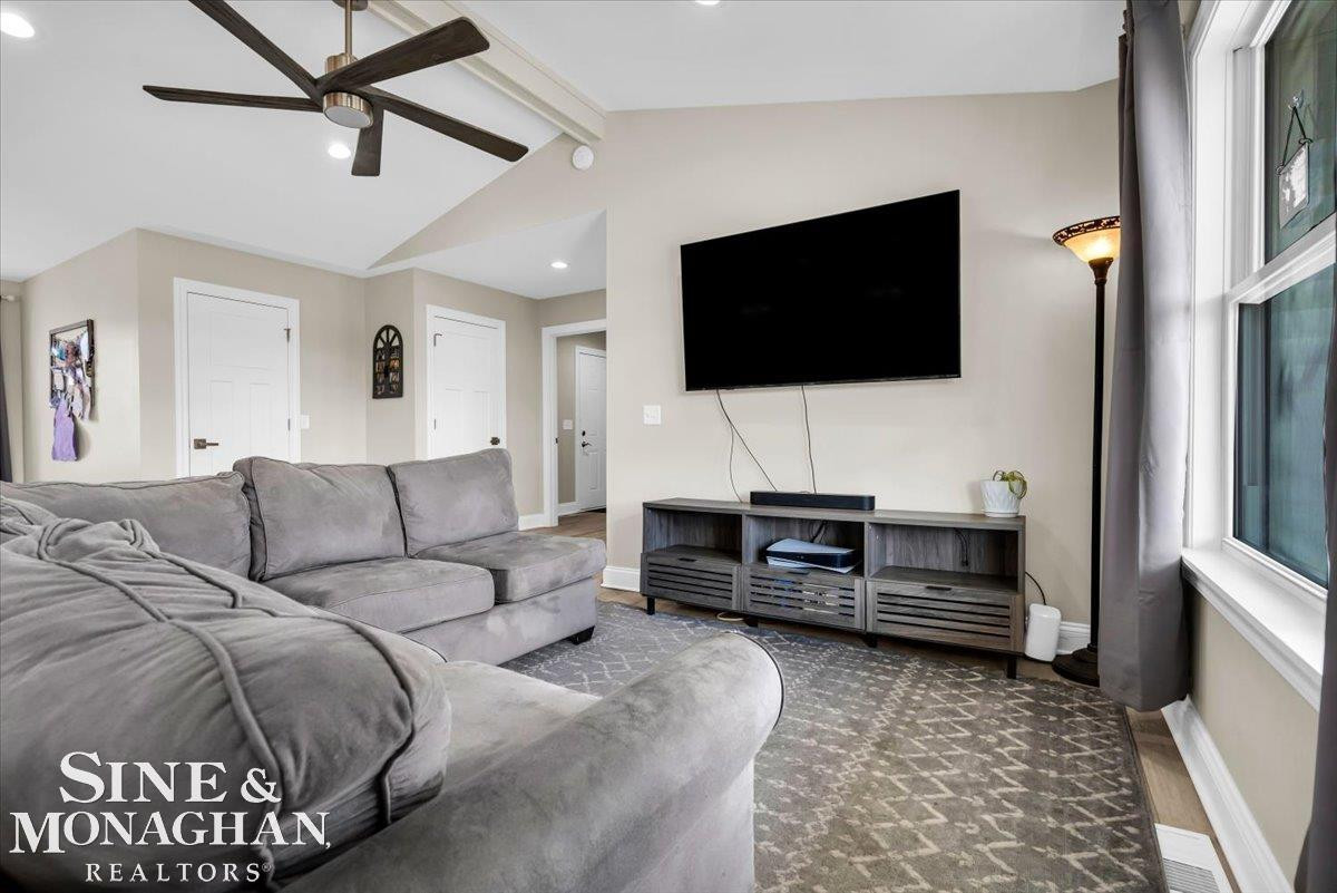 233 Oregon Avenue, Marysville, MI 48040 — Photo 16