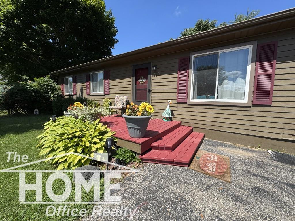 205 E Rolfe Street, Perry, MI 48872 — Photo 2