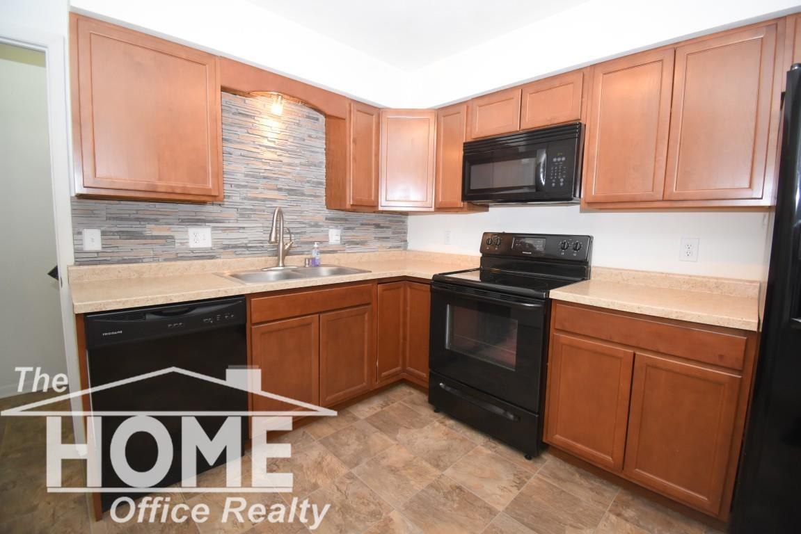 205 E Rolfe Street, Perry, MI 48872 — Photo 6