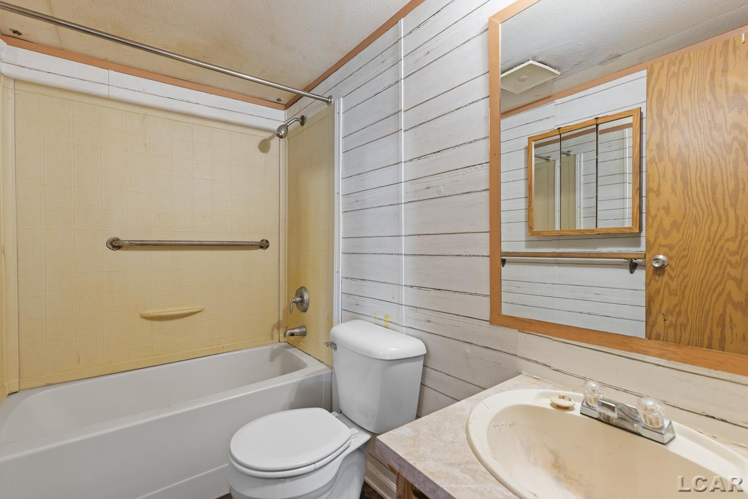 3601 , 3599 Round Lake Highway, Manitou Beach, MI 49253 — Photo 43