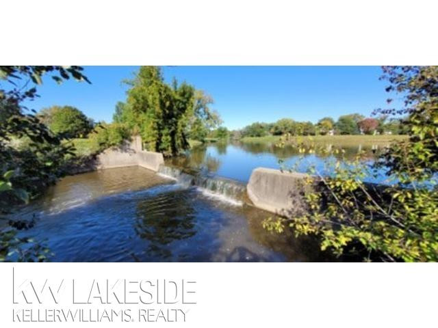 1568 Brentwood Drive, Troy, MI 48098 — Photo 18