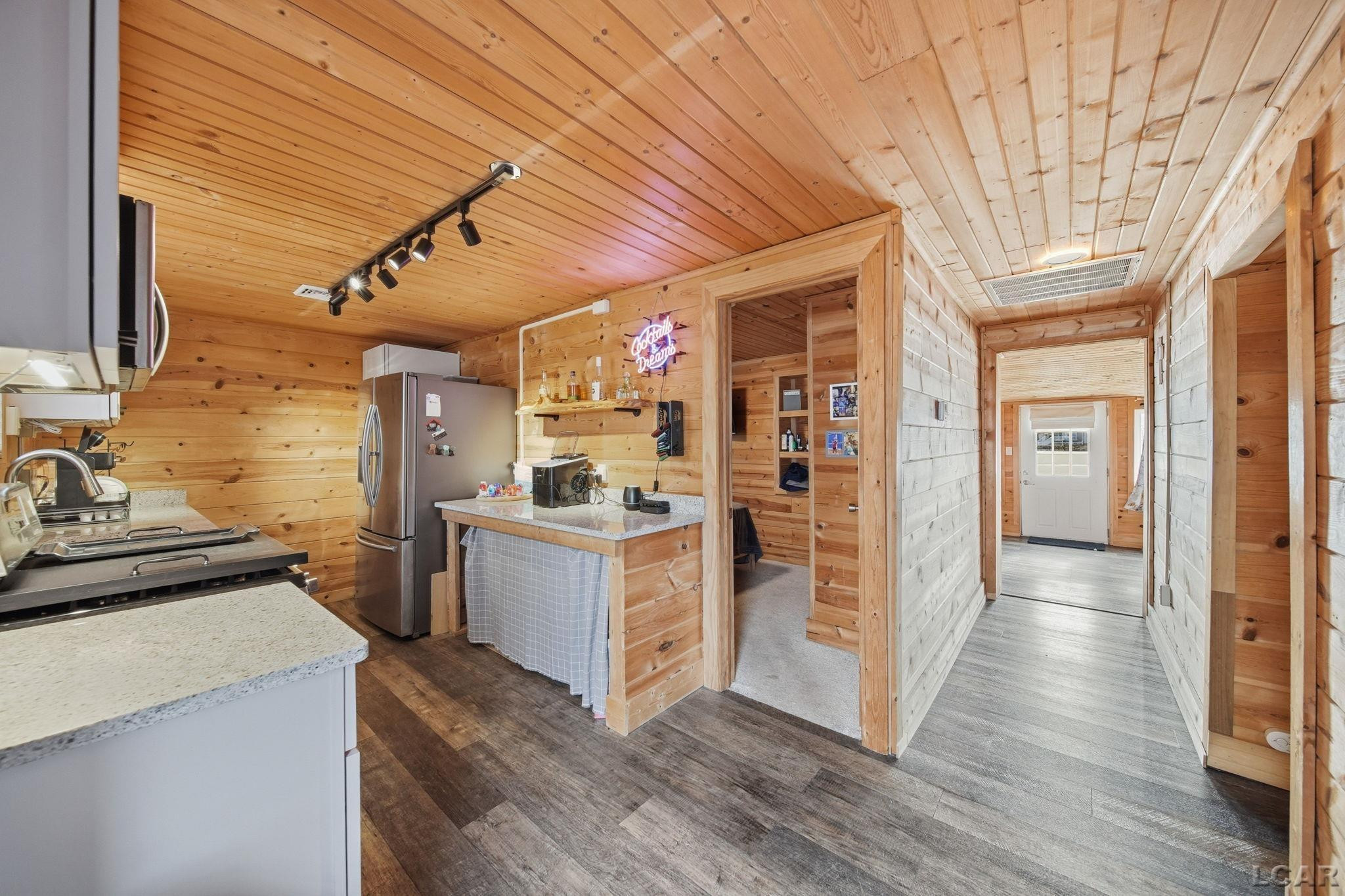 11360 W Ferndale Drive, Manitou Beach, MI 49253 — Photo 9
