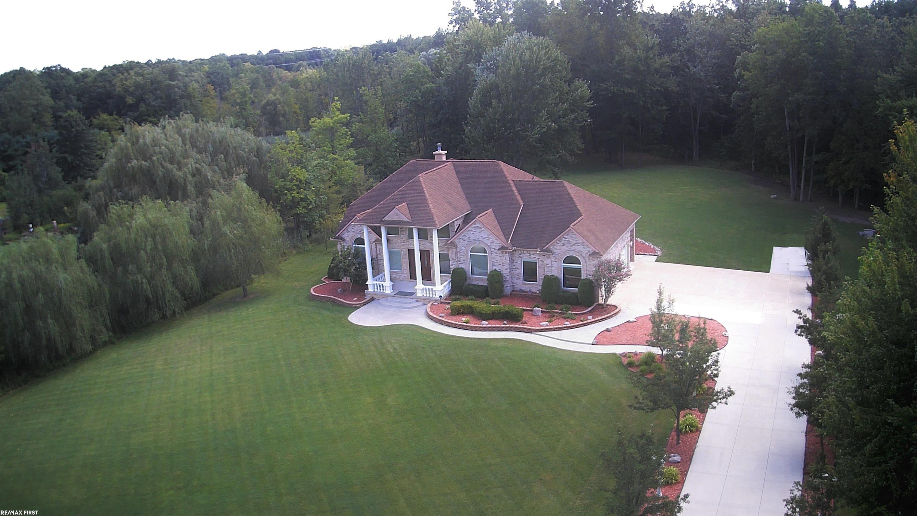400 E Romeo Road, MI — Photo 4
