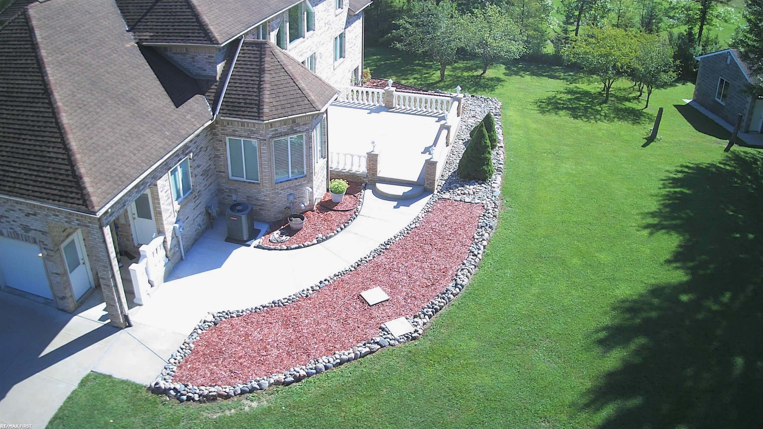 400 E Romeo Road, MI — Photo 13