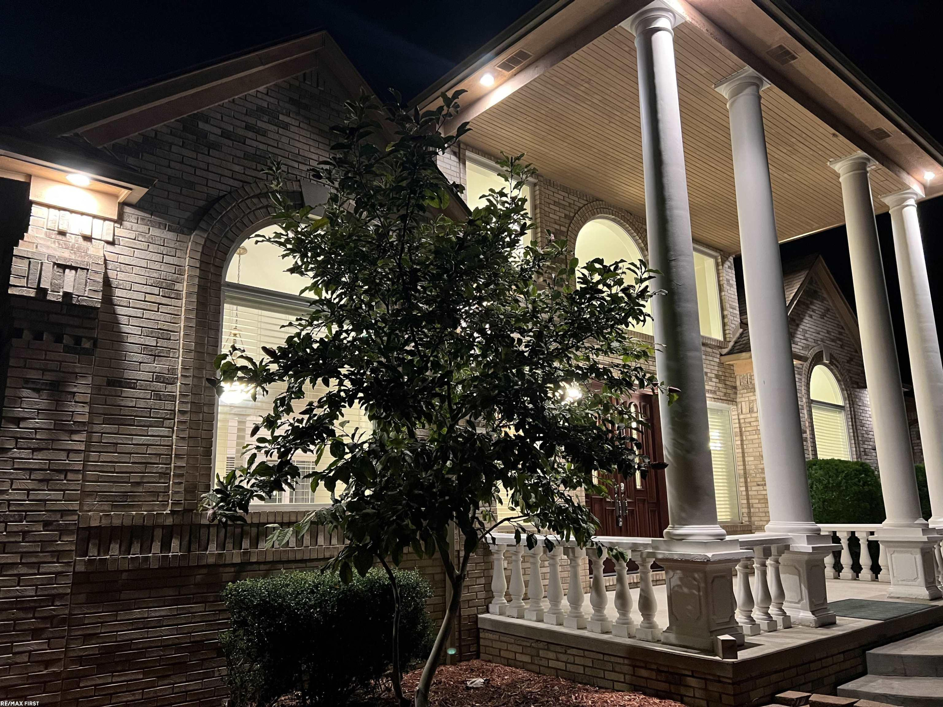 400 E Romeo Road, MI — Photo 27