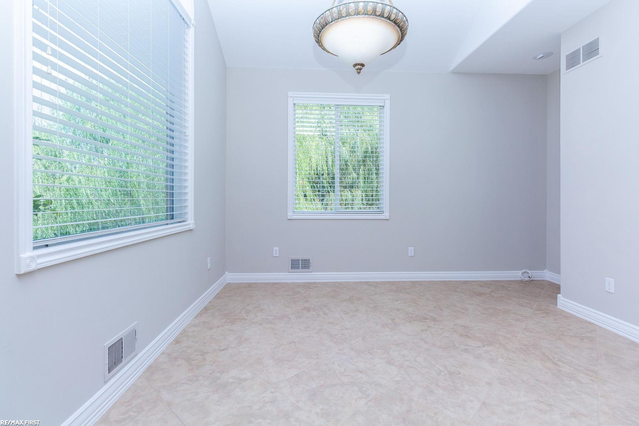 400 E Romeo Road, MI — Photo 58