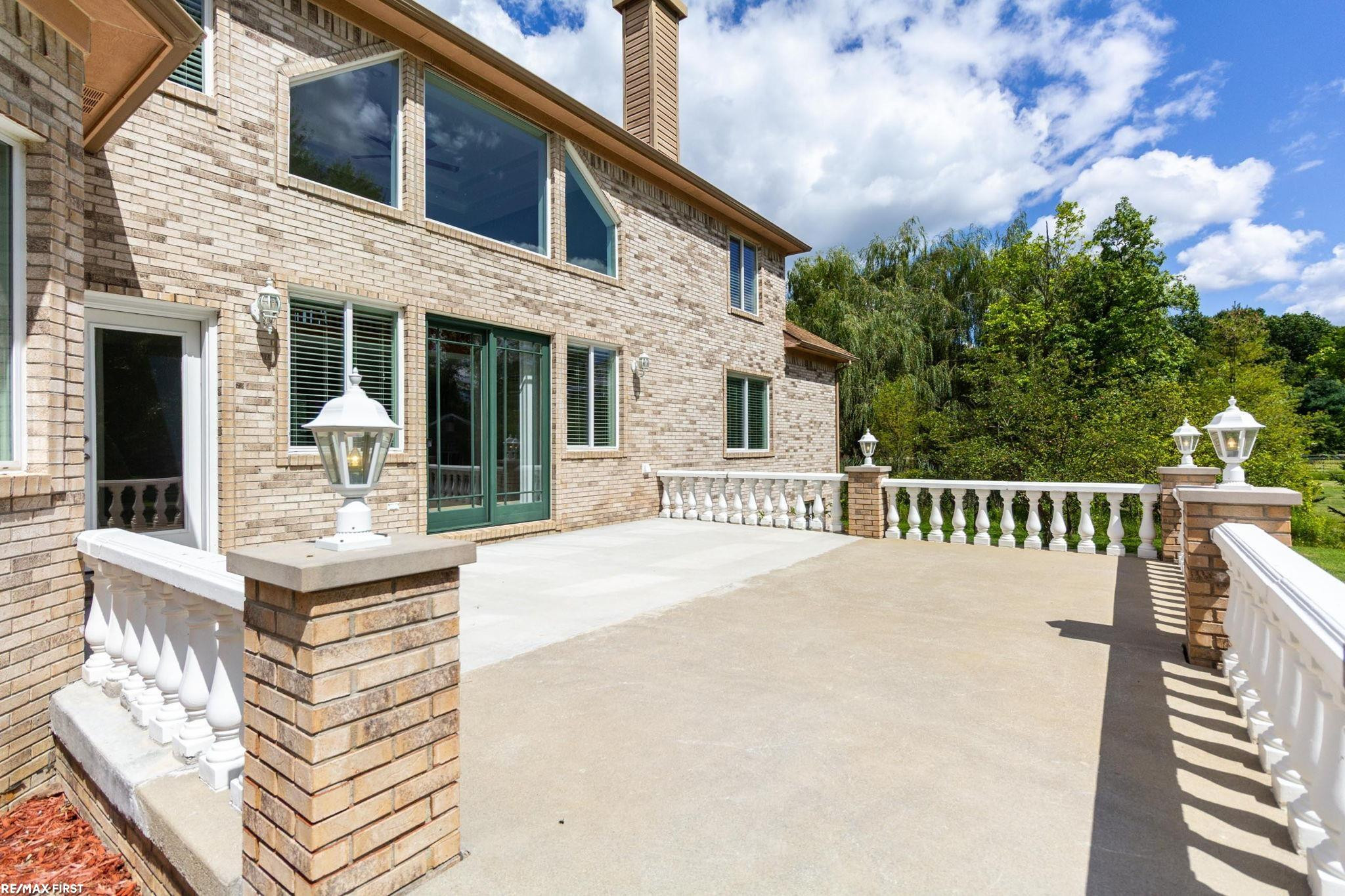 400 E Romeo Road, MI — Photo 83