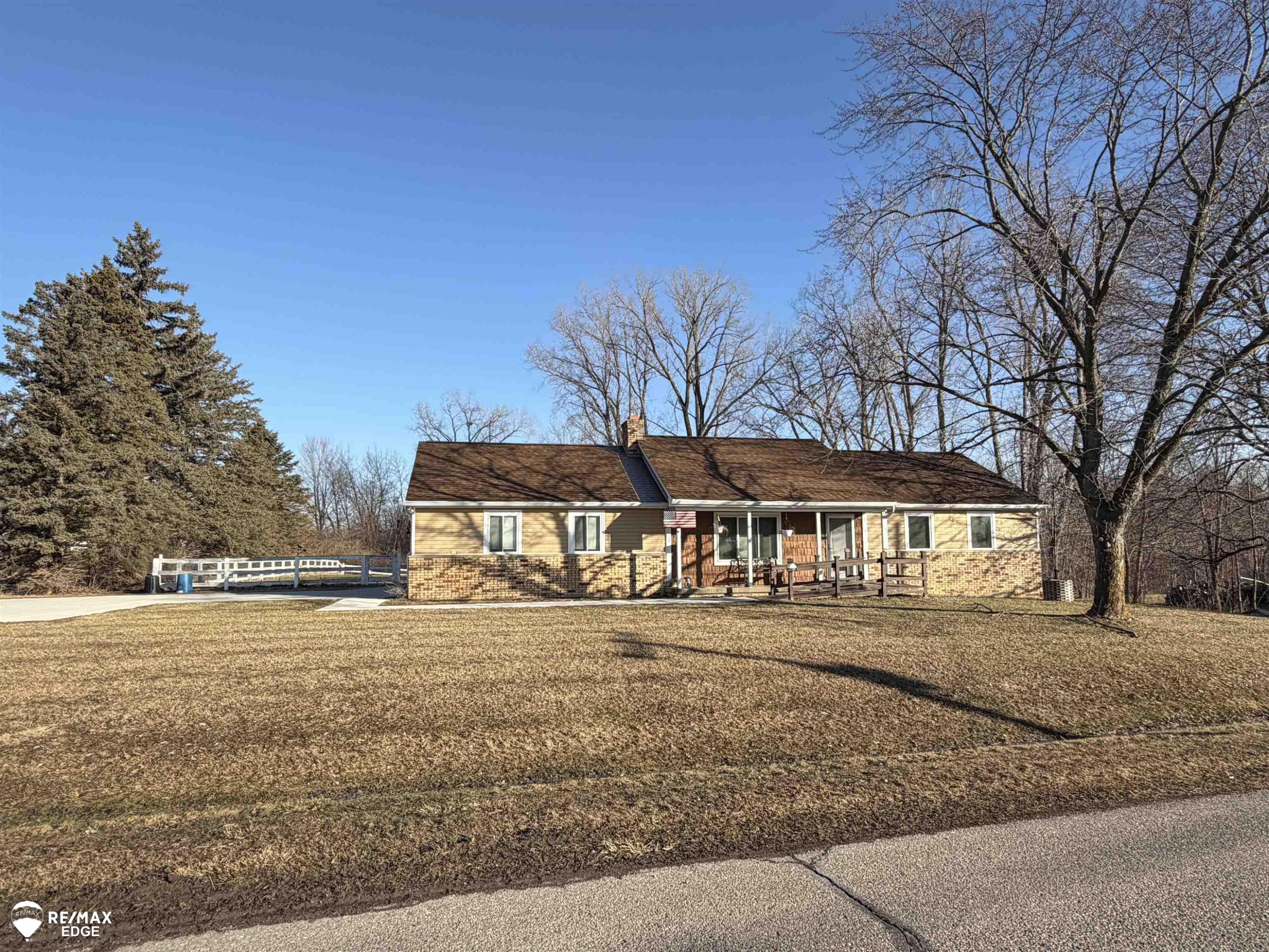 10239 Dar Lane, MI — Photo 2
